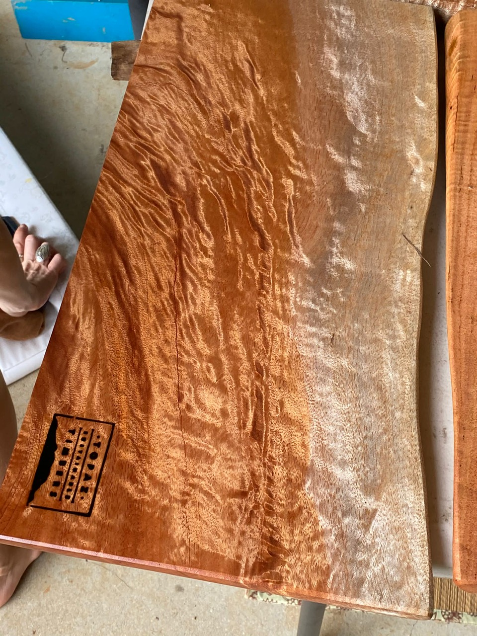 45bb28da-26c7-46be-9ecc-9f5af26b93b7 timber cutting board